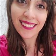 Laureata in Filologia moderna e diplomata al liceo linguistico impartisce lezioni private nelle materie umanistiche e nelle lingue per studenti delle scuole secondarie secondo grado e per la preparazione di esami universitari (tra cui Letteratura, Filolog